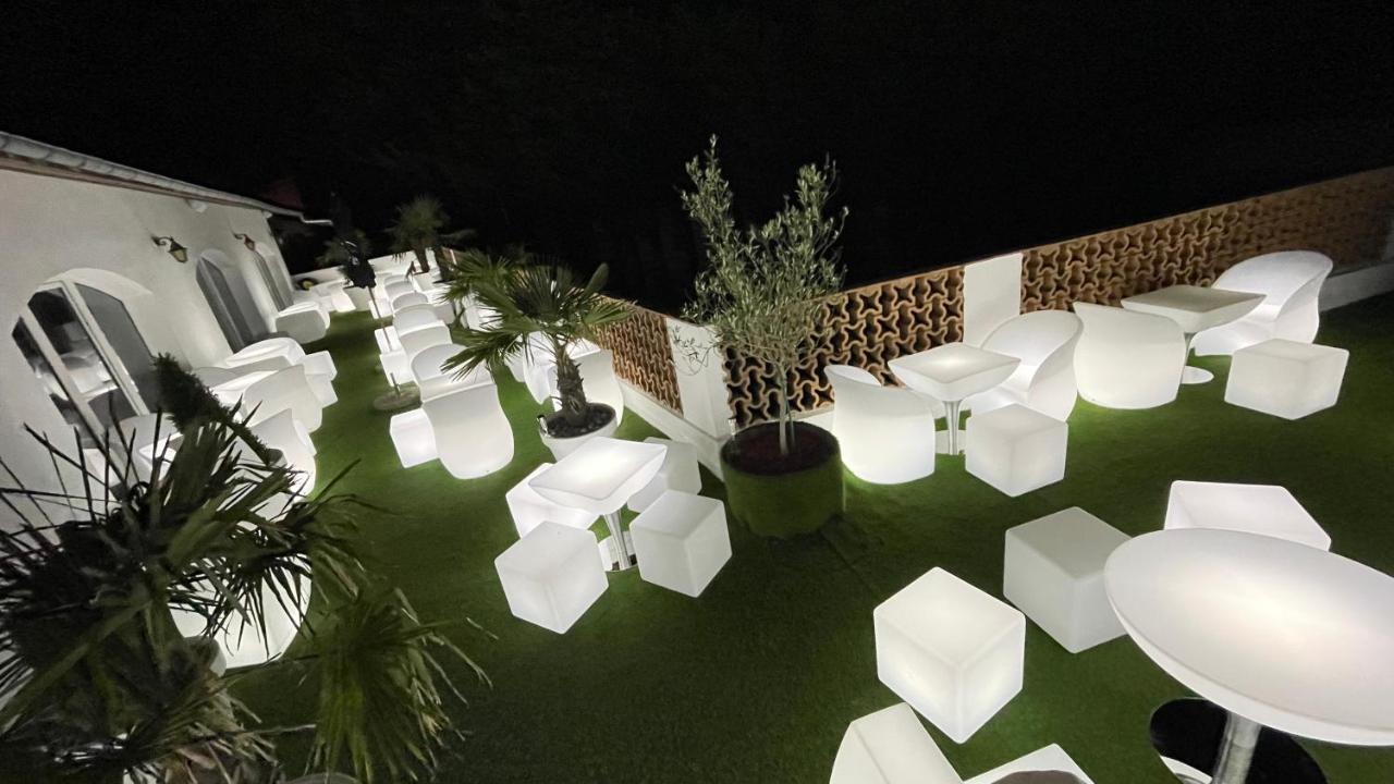 La Terrasse Des Spas - Restaurant - Institut Massage アーズブルック エクステリア 写真
